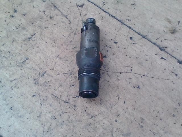 bontott FORD MONDEO II Porlasztó (1 db)