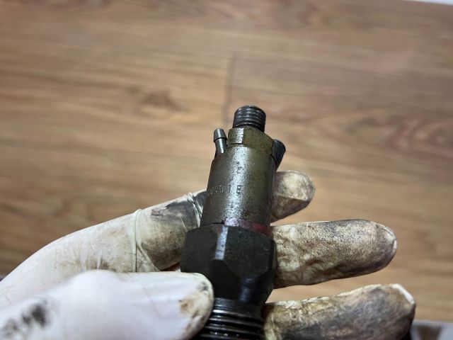 bontott FORD MONDEO II Porlasztó (1 db)