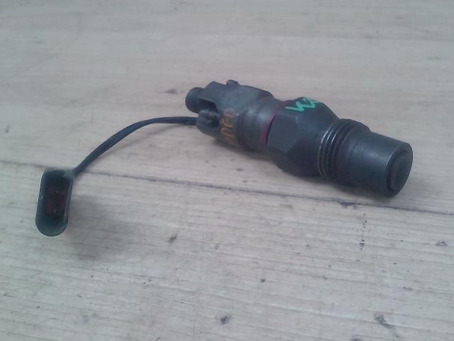 bontott FORD MONDEO II Porlasztó (1 db)