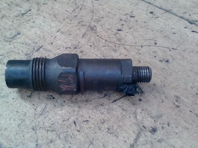 bontott FORD MONDEO II Porlasztó (1 db)