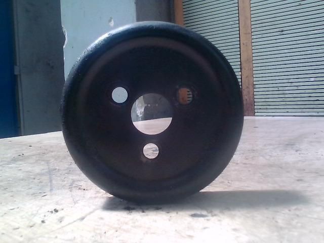 bontott FORD MONDEO II Vízpumpa Szíjtárcsa