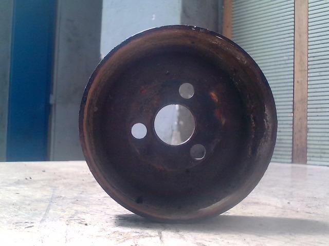 bontott FORD MONDEO II Vízpumpa Szíjtárcsa