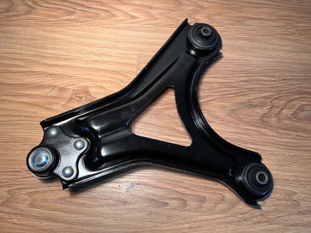 bontott FORD MONDEO II Bal első Lengőkar