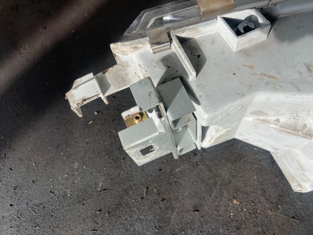 bontott FORD MONDEO II Bal Fényszóró