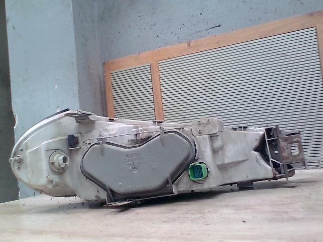 bontott FORD MONDEO II Bal Fényszóró