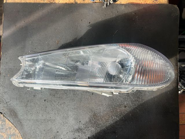 bontott FORD MONDEO II Bal Fényszóró