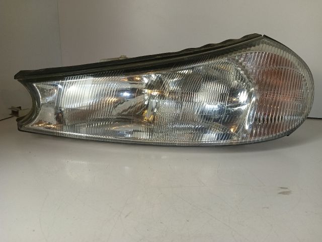 bontott FORD MONDEO II Bal Fényszóró