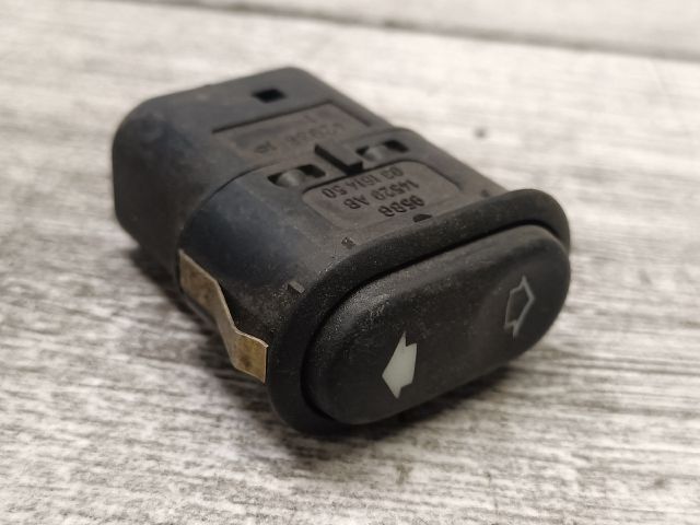 bontott FORD MONDEO II Bal hátsó Ablakemelő Kapcsoló