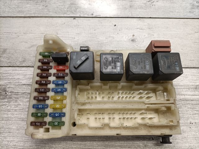 bontott FORD MONDEO II Biztosítéktábla Utastér