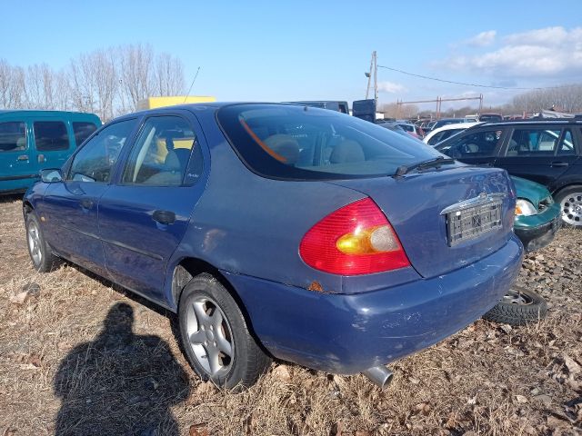 bontott FORD MONDEO II Csomagtérajtó Burkolat Felső