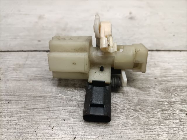 bontott FORD MONDEO II Csomagtérajtó Kapcsoló