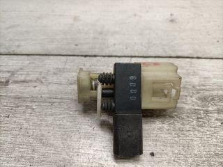 bontott FORD MONDEO II Csomagtérajtó Kapcsoló