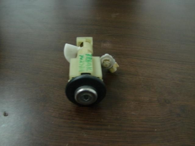 bontott FORD MONDEO II Csomagtérajtó Zárbetét