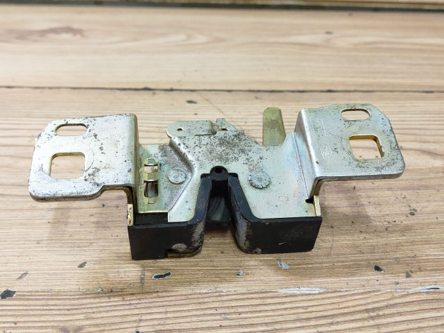 bontott FORD MONDEO II Csomagtérajtó Zárszerkezet