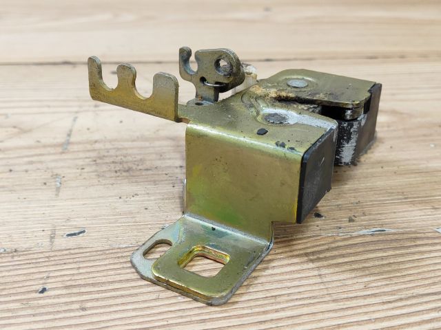 bontott FORD MONDEO II Csomagtérajtó Zárszerkezet