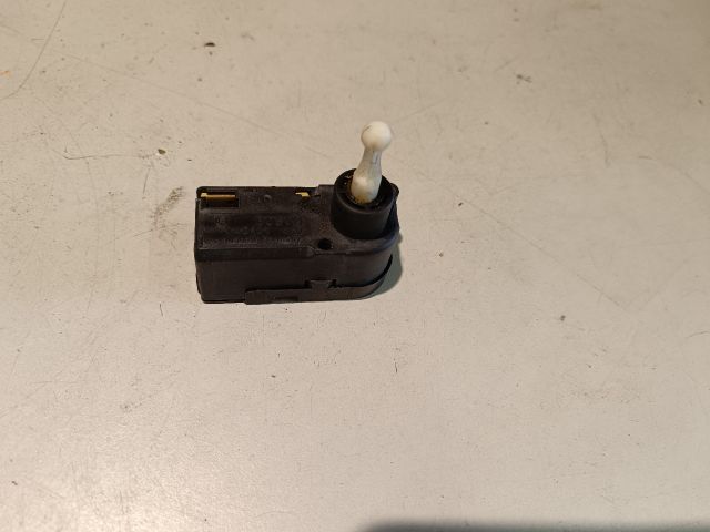 bontott FORD MONDEO II Fényszórómagasság Állító Motor (Pozíciófüggetlen)