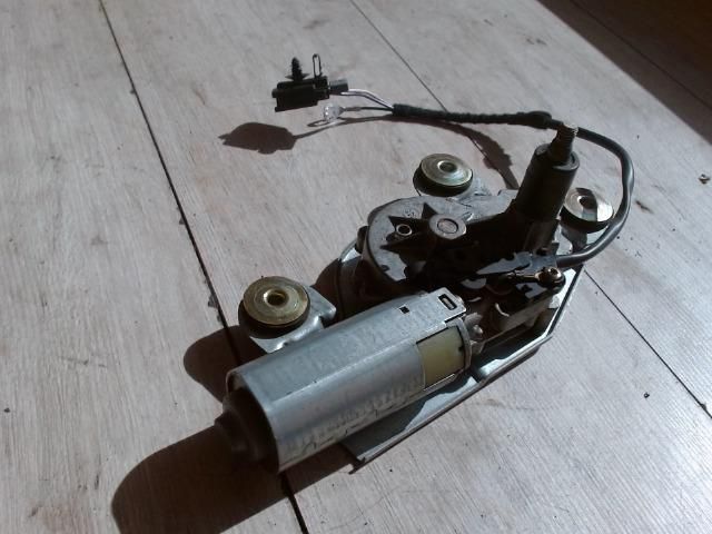 bontott FORD MONDEO II Hátsó Ablaktörlő Motor