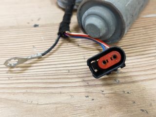 bontott FORD MONDEO II Hátsó Ablaktörlő Motor