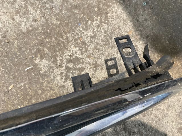 bontott FORD MONDEO II Hűtőrács