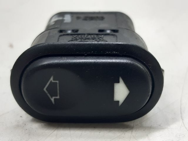 bontott FORD MONDEO II Jobb hátsó Ablakemelő Kapcsoló