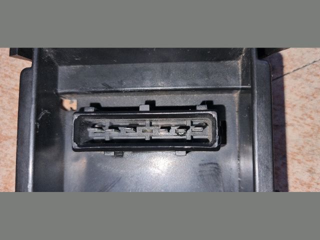 bontott FORD MONDEO II Jobb Hátsó Lámpa Foglalat