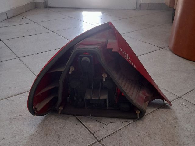 bontott FORD MONDEO II Jobb Külső Hátsó Lámpa