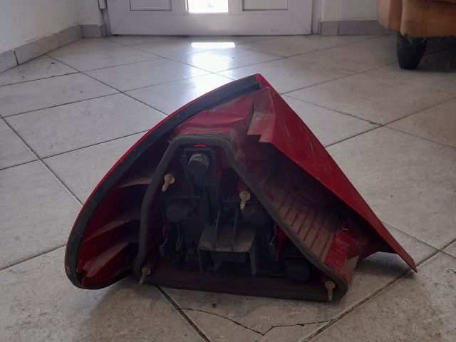 bontott FORD MONDEO II Jobb Külső Hátsó Lámpa