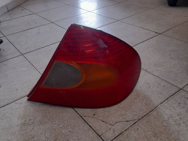 bontott FORD MONDEO II Jobb Külső Hátsó Lámpa