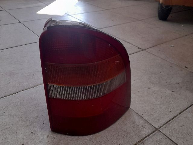 bontott FORD MONDEO II Jobb Külső Hátsó Lámpa