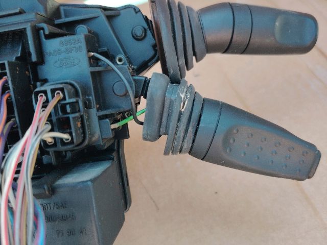 bontott FORD MONDEO II Rádió / CD Kapcsoló