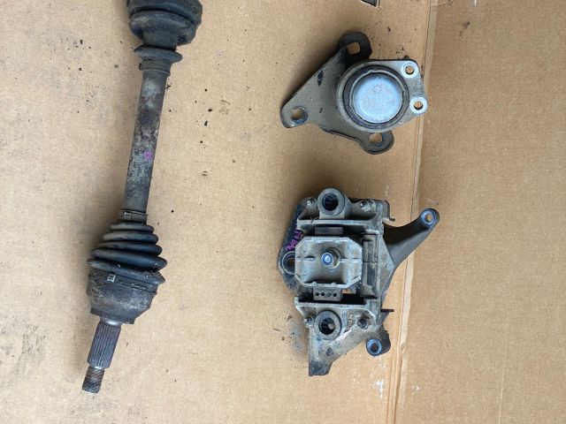 bontott FORD MONDEO III Bal Féltengely