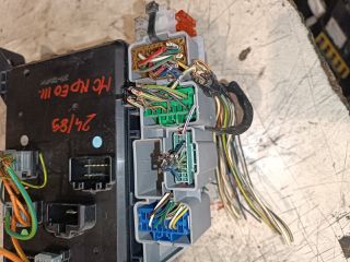 bontott FORD MONDEO III Biztosítéktábla Motortér