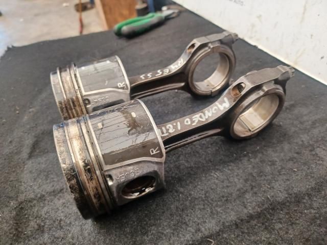 bontott FORD MONDEO III Dugattyú