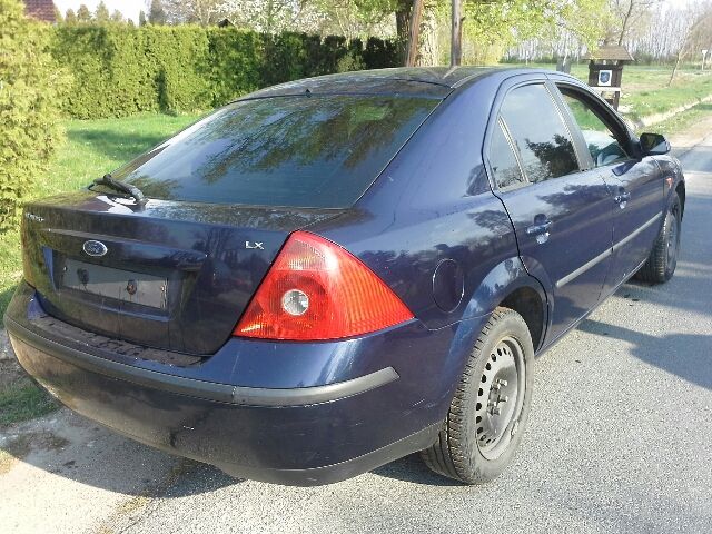 bontott FORD MONDEO III Homlokfal (Üres lemez)