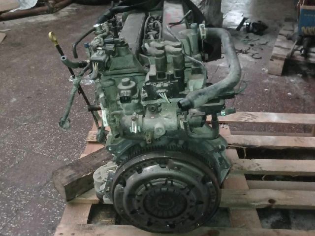 bontott FORD MONDEO III Motor (Fűzött blokk hengerfejjel)