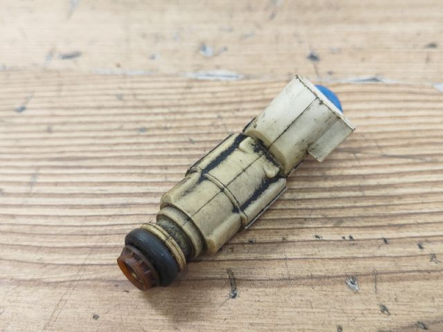 bontott FORD MONDEO III Porlasztó (1 db)