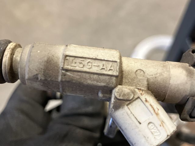 bontott FORD MONDEO III Porlasztó Sor / Híd