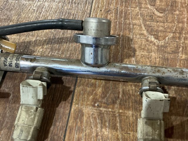 bontott FORD MONDEO III Porlasztó Sor / Híd