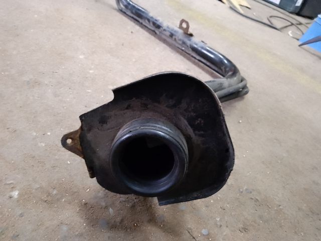 bontott FORD MONDEO III Tankbetöltő Cső (Fém)