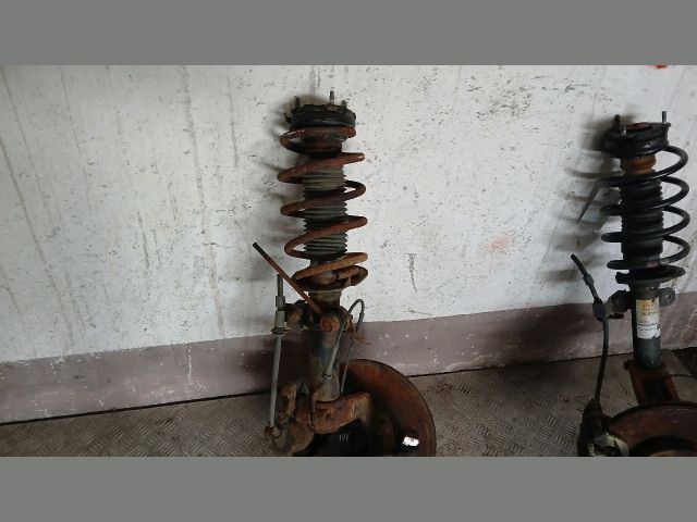 bontott FORD MONDEO III Jobb első Gólyaláb (Lengécsillapító, Rugó)