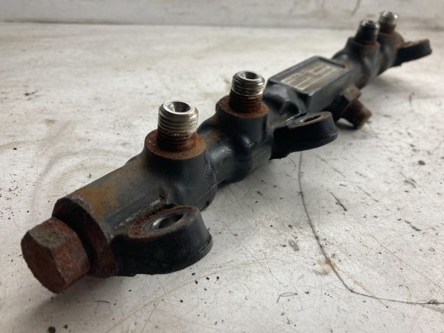 bontott FORD MONDEO III Közösnyomócső