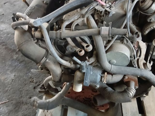 bontott FORD MONDEO III Motor (Fűzött blokk hengerfejjel)