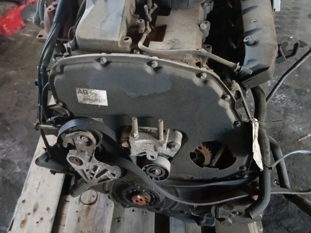 bontott FORD MONDEO III Motor (Fűzött blokk hengerfejjel)