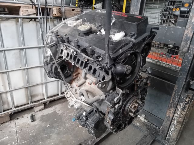 bontott FORD MONDEO III Motor (Fűzött blokk hengerfejjel)