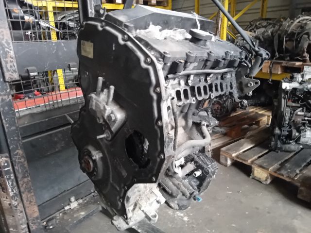 bontott FORD MONDEO III Motor (Fűzött blokk hengerfejjel)