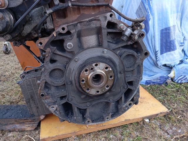 bontott FORD MONDEO III Motor (Fűzött blokk hengerfejjel)