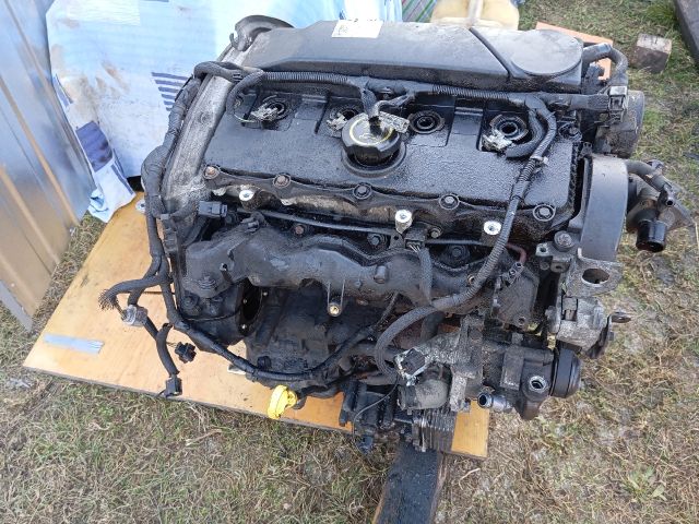 bontott FORD MONDEO III Motor (Fűzött blokk hengerfejjel)