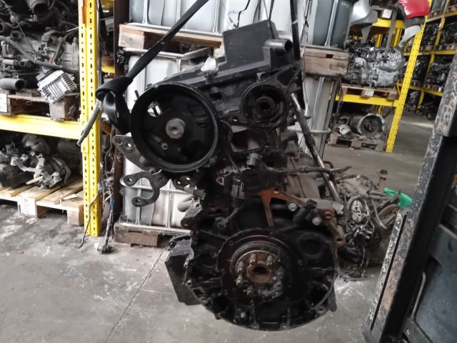 bontott FORD MONDEO III Motor (Fűzött blokk hengerfejjel)