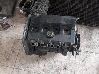 bontott FORD MONDEO III Motor (Fűzött blokk hengerfejjel)