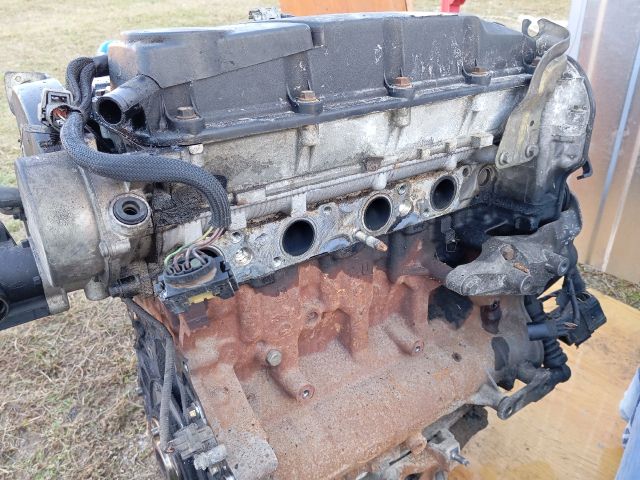 bontott FORD MONDEO III Motor (Fűzött blokk hengerfejjel)